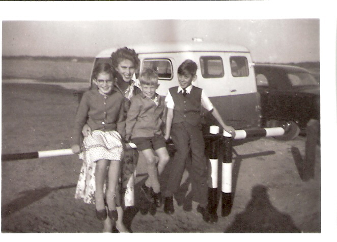 Mary Gordon Linda Charles.jpg